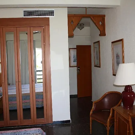 فندق Ms Tropicana توريمولينوس